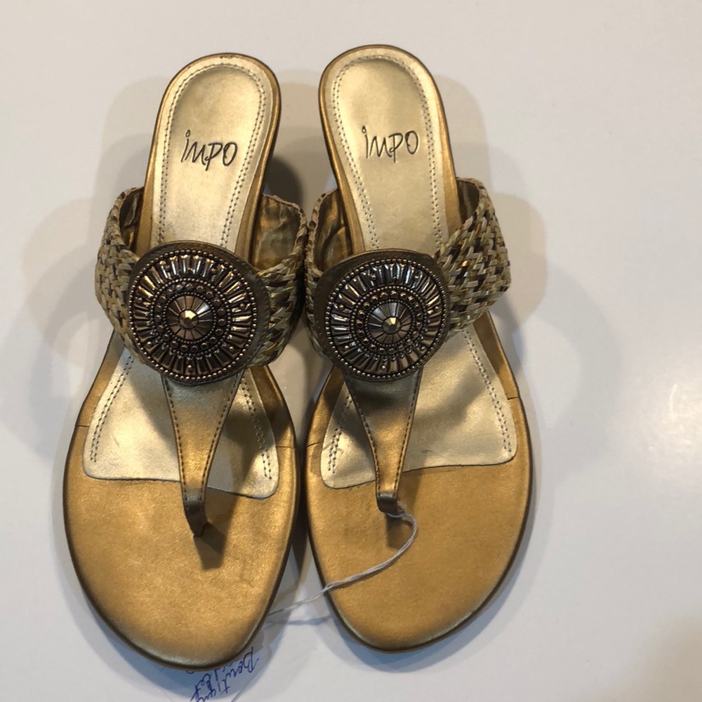 Gold Sandals 91/2 Medium